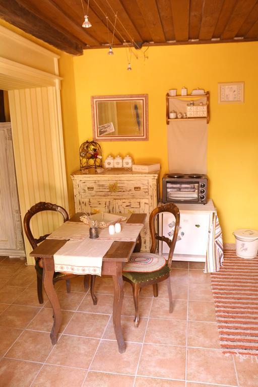 Apartman Na Zlatom Dvore Apartamento Banská Štiavnica Quarto foto